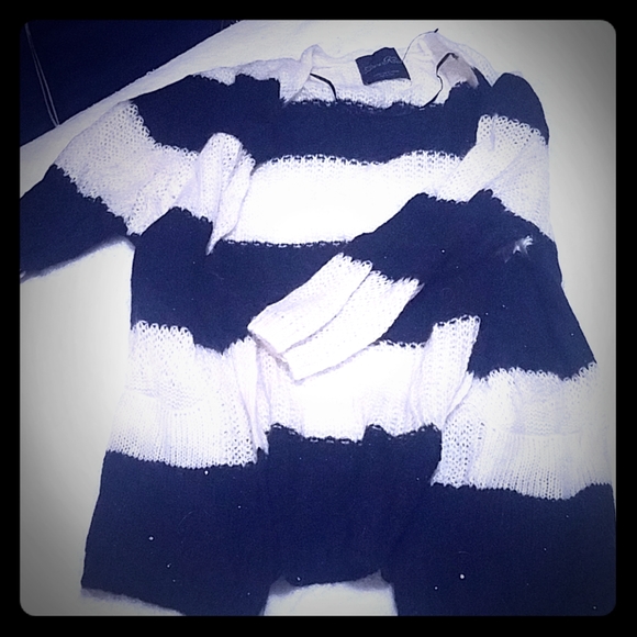 Sweater - Picture 1 of 1